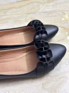 Black Ballet Flats