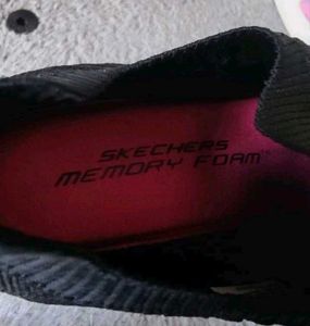 Skecher Memory Form Women Shoe