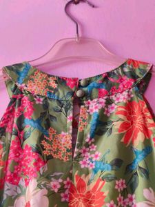 (Price Drop) Beachy Floral Mini Dress 🌺🏖️🩷🫶🏽
