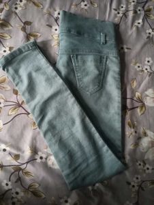 Grey High-Waisted Skinny Fit Jeans