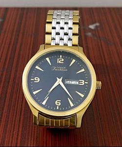 Free Delivery 🚚 Senior Fashion Day Date Watch