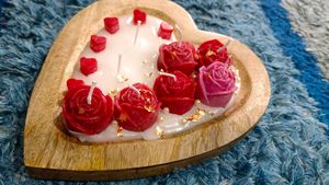 New Trending Wooden Heart Tray Candle