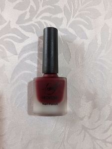 Lady Fashion Maroon Nail Polish