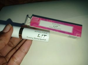 Myglamm LIT Creamy Matte Lipstick