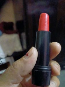 ELLE 18 Color Pops Matte Lipstick