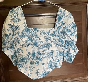 Corset Style Puff SleeveFloral Top