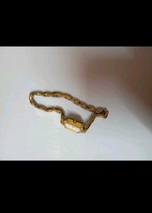 vintage gold watch it's stunning and it's for 3k I