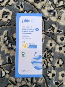 Niacinamide Sheer Tinted Sunscreen