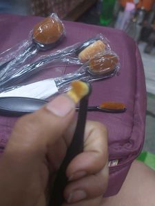 Oval Makeup Brush Set