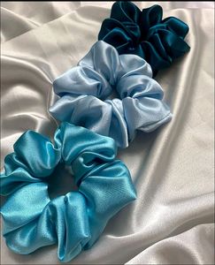 3 Scrunchies 🤍💙🩵
