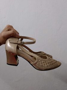 Cover Heels at Affordable Price