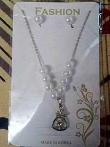 Pearl Necklace & Earring Set