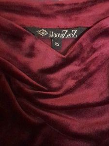 Women Burgundy Sweetheart Neck Top