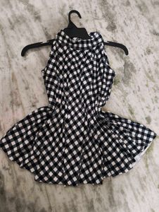 checkered babydoll sleeveless top 🖤