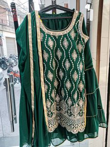 Elegant Garara suit with intricate thread work