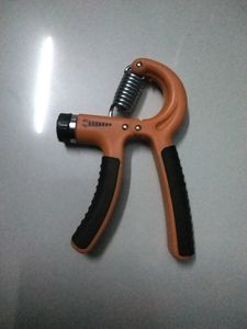 Hand gripper