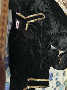 Velvet Biba Kurta set with leggings Detail