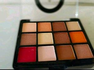 Eyeshadow Palette - Variety of Shades