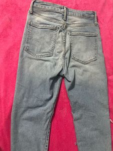 High-Waisted Jeans