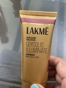 Lakme Skin Ultime Glycolic Illuminate Facewash