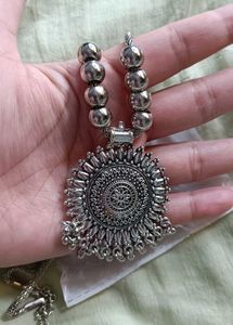 Silver Tone Pendant Necklace