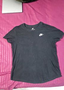 Nike Black T-Shirt  woman