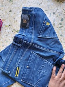 nostrum brand as good as new...only back side logo little faded