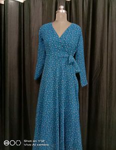 Blue Floral Print Wrap Dress 🌸