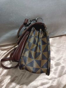 Womens Hand Bag / Purse