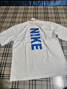 Nike Graphic Tee