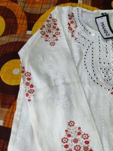 Elegant Embroidered Kurti