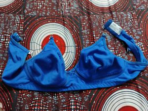 Non-Padded Non-Wired Bra with Detachable Strap