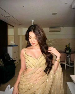 💛🌷Gorgeous Gold Embellished Saree