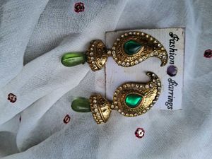 Vintage Emerald Jhumka Earrings