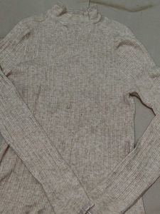 Elegant Knit Top with Lace Detail