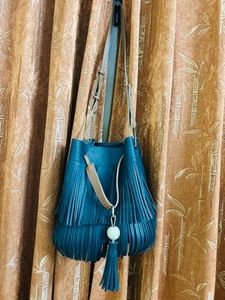 Black shoulder  bag