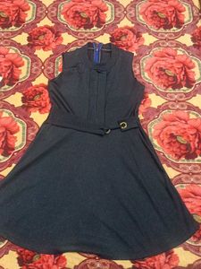 Chic Sleeveless Navy Dress