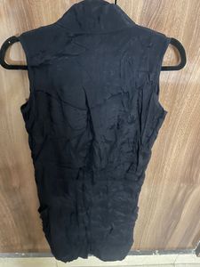 A Casual Black Straight Shift Dress