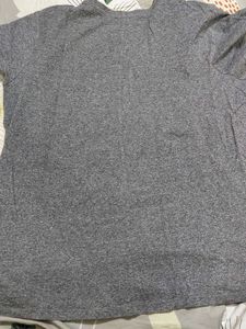 Gray Levi&#39;s Line 8 Tee