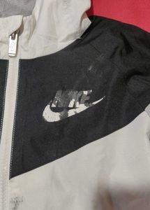 Nike Jecket Size 6/7 Years Boy