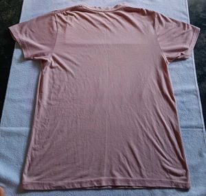 Bundle Of 2 Graphic Tees Black &amp; Peach