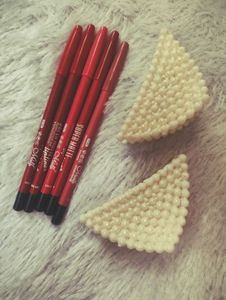 📢📢COMBO 2 PEARL CLAW CLIPS AND 5 LIP LINERS