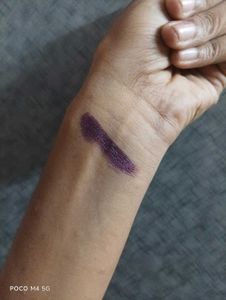 Star Struck by Sunny Leone Intense Matte Lipstick