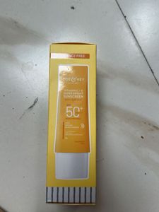 DOT &amp; KEY VITAMIN C+E SUBER BRIGHT SUNSCREEN