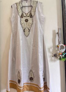 Embroidered White Kurti