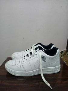 Minimal Casual White Sneakers