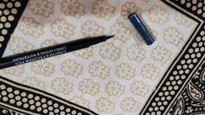 Huda Beauty Blue 💙 Eyeliner