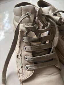 White High Shoes