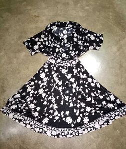 Beautiful Black And White Pleated Midi Dress