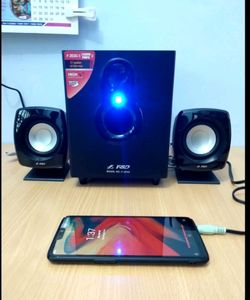 F&amp;D 203G 11W Portable Laptop/Desktop Speakers 🔊 🎶 High Quality . 1 Big speaker &amp; 2 subwoofers (Perfect Condition)